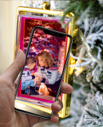 Елочная игрушка розовая рамка с оживающим фото